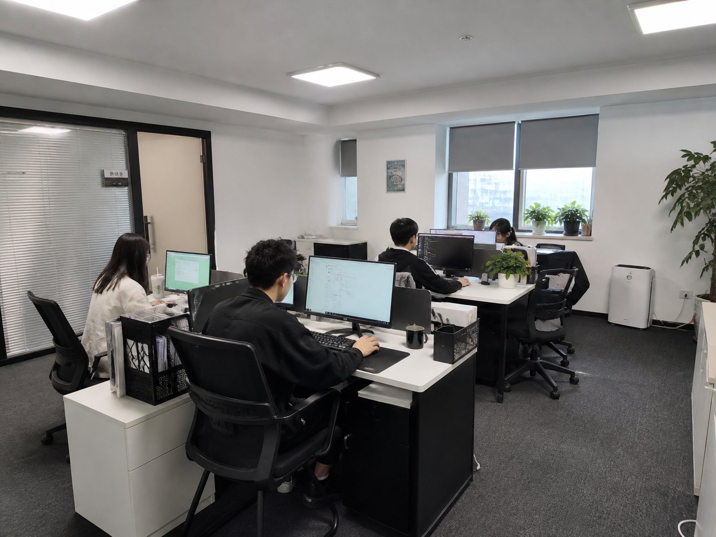 Hongyi Electronics R&D and engineering office in Yiyang headquarters