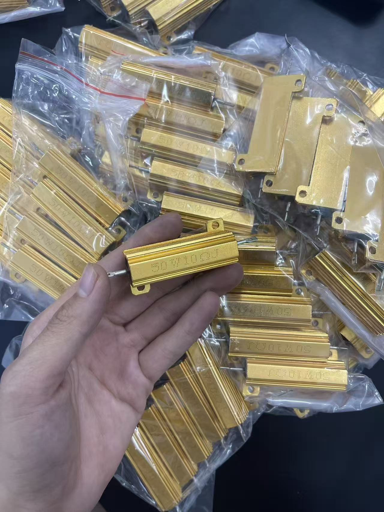 RX24 Gold — detail 4